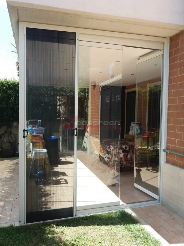 zanzariera è uscita dalla guida